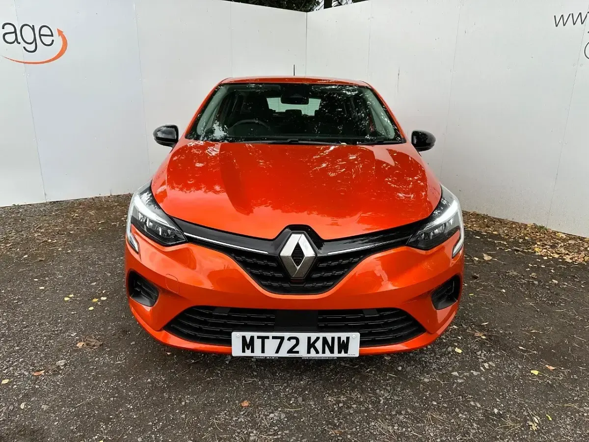 Used Renault Clio Evolution 2022 Orange Hatchback