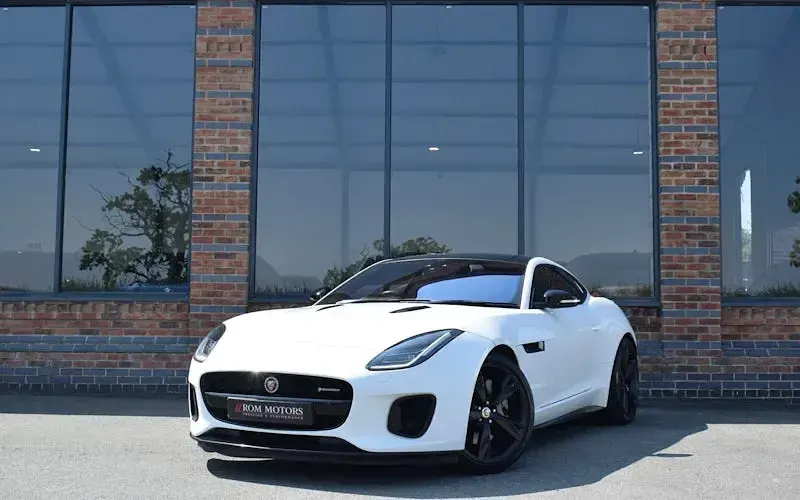 Used Jaguar F-Type R-Dynamic 300 HP (220 kW) 2019 Coupe