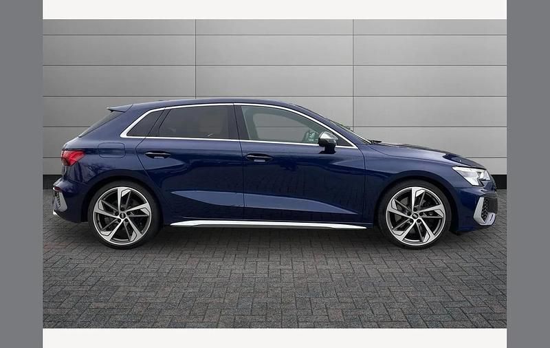 Used Audi S3 Sportback Comfort 306 HP (225 kW) 2021 Blue Hatchback
