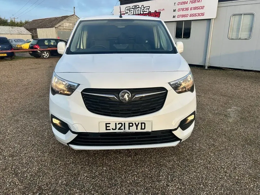 Used Vauxhall Combo Sportive 100 HP (73 kW) 2021 White MPV