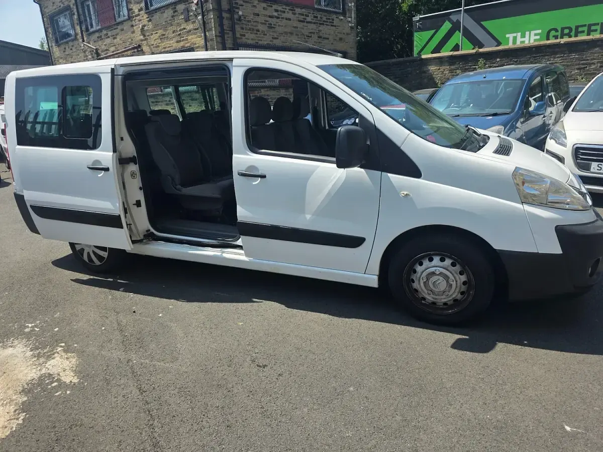 Used Citroën Dispatch 160 HP (117 kW) 2015 White MPV
