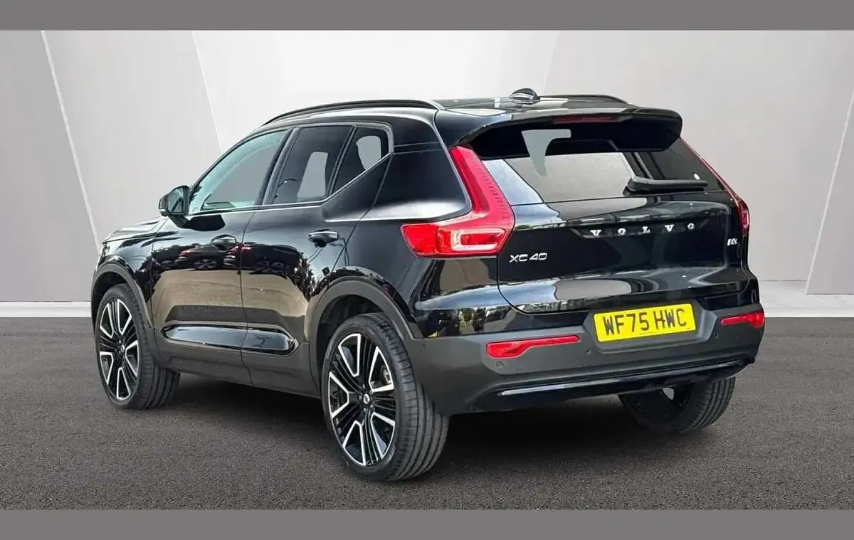 Used Volvo XC40 Ultra 161 HP (118 kW) 2025 Black SUV