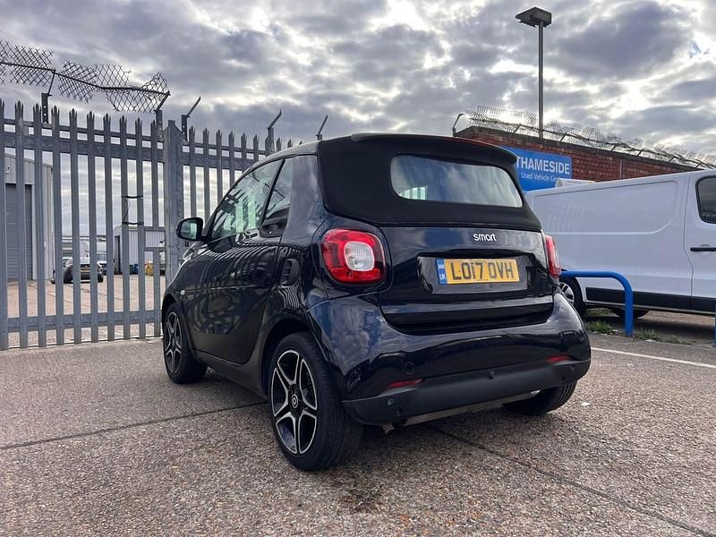 Used Smart ForTwo Cabrio Premium 71 HP (52 kW) 2017 Black Cabriolet