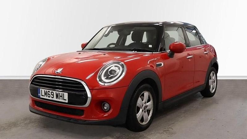 Used Mini Cooper Classic 136 HP (100 kW) 2019 Red Hatchback