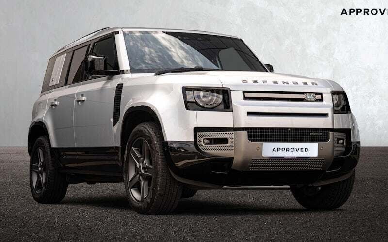 Used 2025 Land Rover Defender SE Dynamic SUV | £53,859 (Super price) - Image 1/4