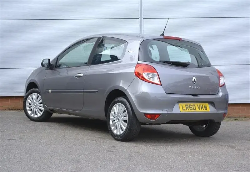 Used Renault Clio 75 HP (55 kW) 2010 Grey Hatchback