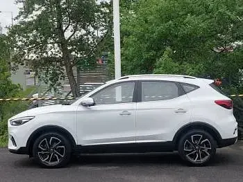 Usado MG ZS Exclusive 106 CV (77 kW) 2021 Blanco SUV