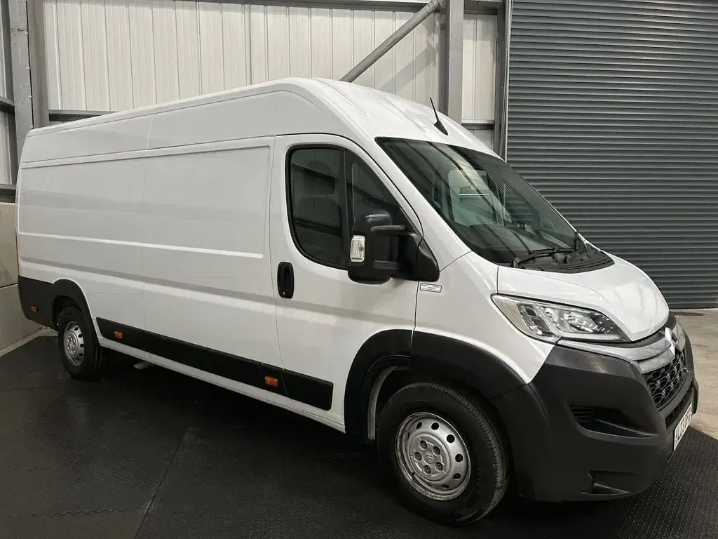 Used Citroën Relay 140 HP (102 kW) 2023 White Van