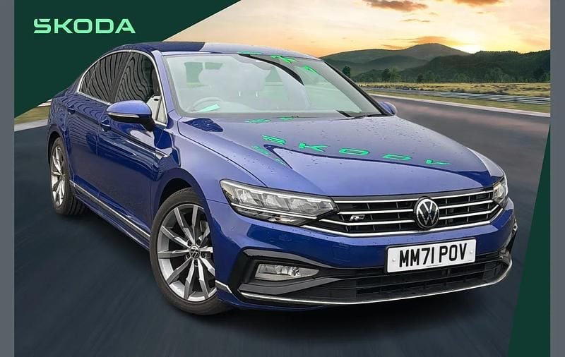Used VW Passat R-line 150 HP (110 kW) 2022 Blue Estate