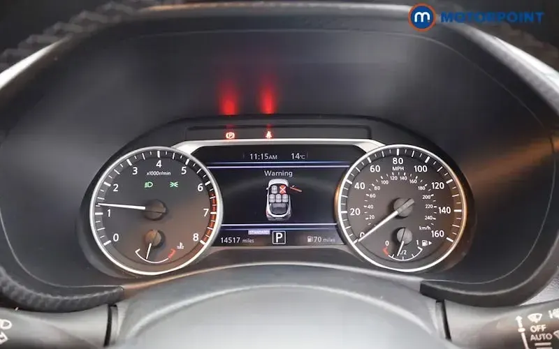 Used Nissan Juke N-Connecta 114 HP (83 kW) 2024 Silver SUV
