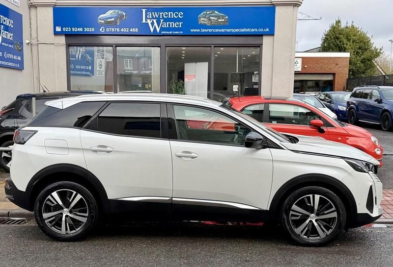 Used Peugeot 3008 Allure Premium 131 HP (96 kW) 2022 White Hatchback