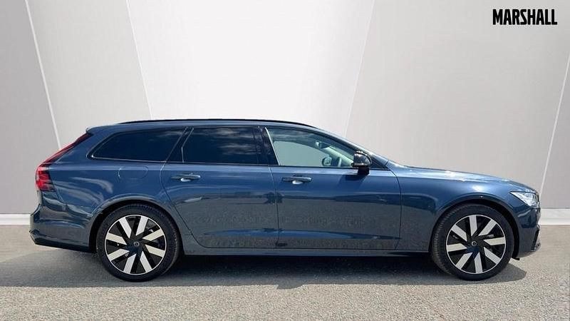 Used Volvo V90 Plus 350 HP (257 kW) 2025 Blue Estate