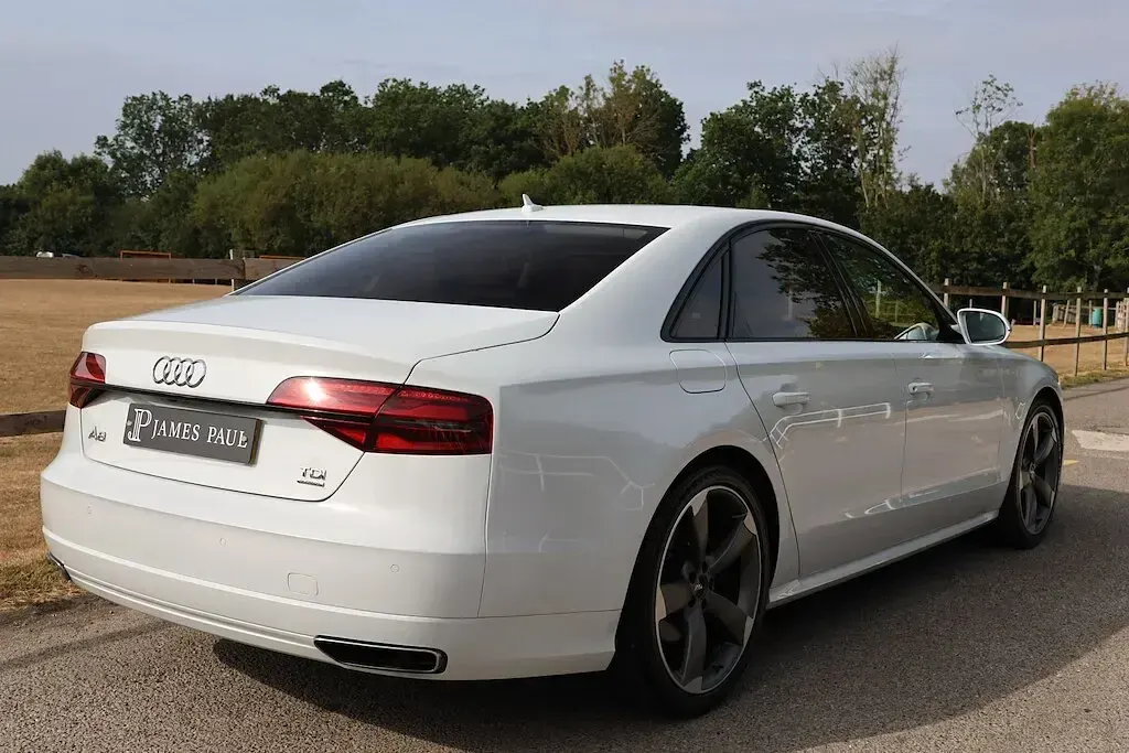 Used Audi A8 Black Edition 262 HP (192 kW) 2017 White Sedan