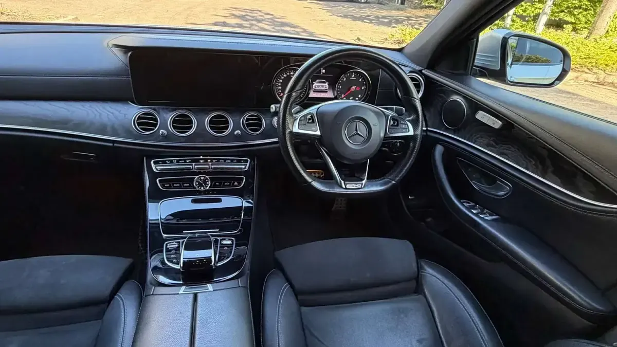 Used Mercedes E220 AMG line 2016 Silver Sedan