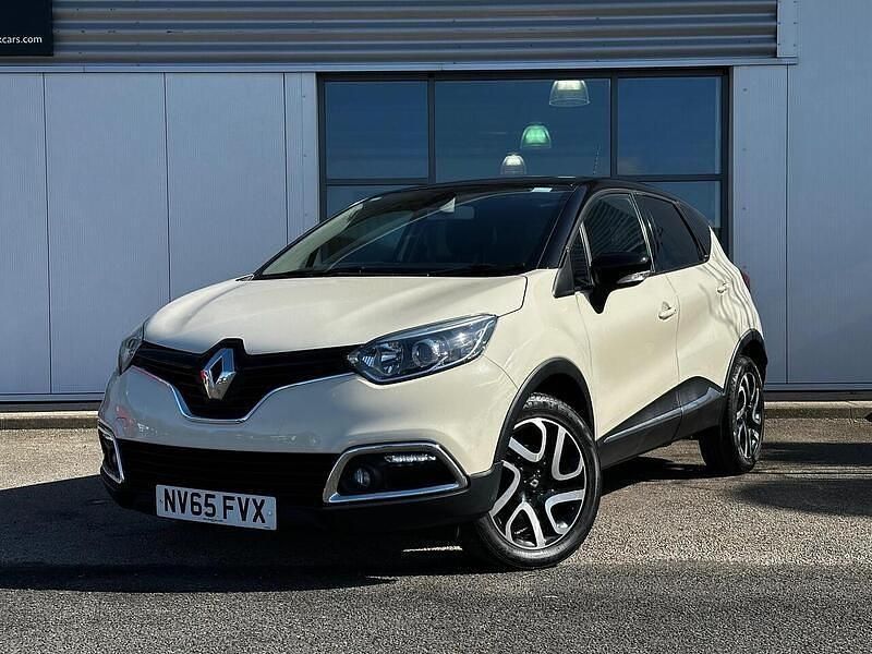 Used Renault Captur Dynamique 90 HP (66 kW) 2016 Cream/black SUV