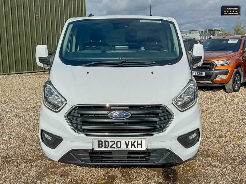 Used Ford Transit Custom Limited 130 HP (95 kW) 2020 White Van