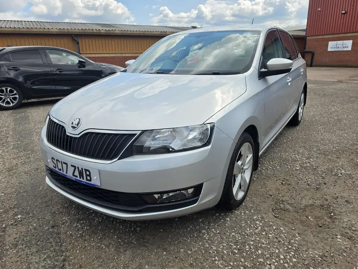 Used Skoda Rapid SE 95 HP (69 kW) 2017 Silver Hatchback