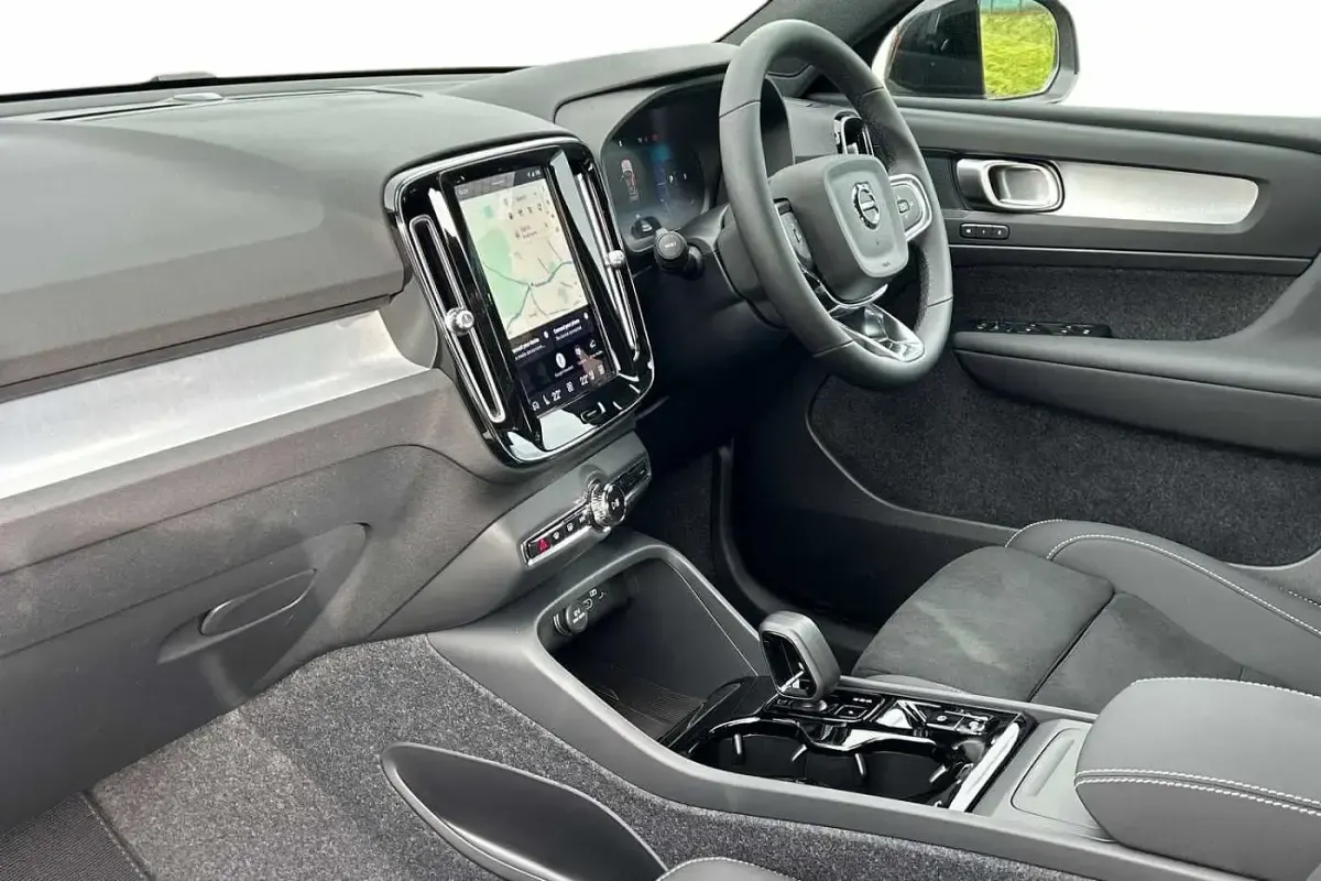 Used Volvo XC40 Plus 161 HP (118 kW) 2026 Grey SUV