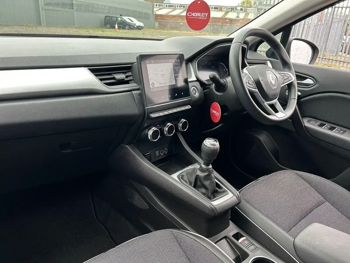 Usado Renault Captur Version S 140 HP (102 kW) 2022 Cinzento SUV