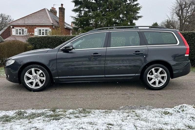 Grey Used 2015 Volvo V70 SE Estate | £7,990 (Good price) - Image 1/1