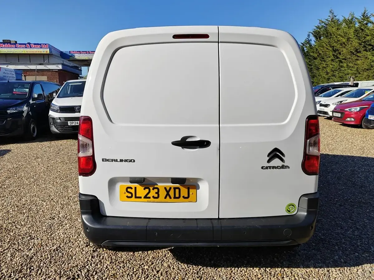 Second-hand Citroën Berlingo 100 CP (73 kW) 2023 Alb Monovolum
