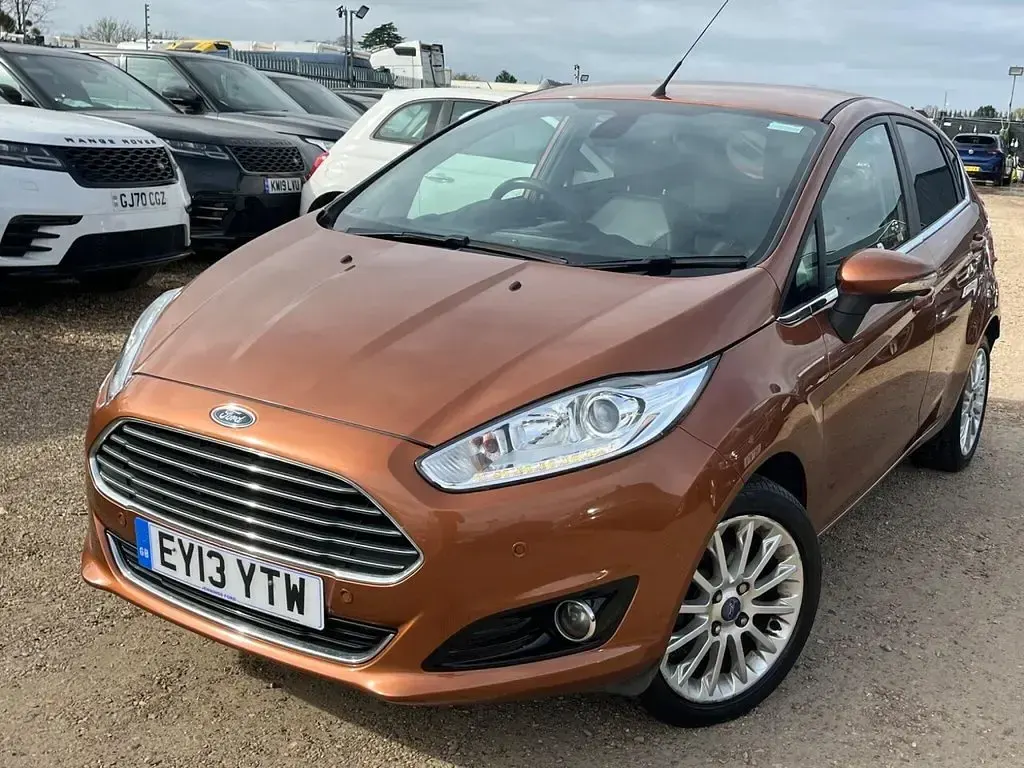 Used Ford Fiesta Titanium X 125 HP (91 kW) 2013 Yellow Hatchback