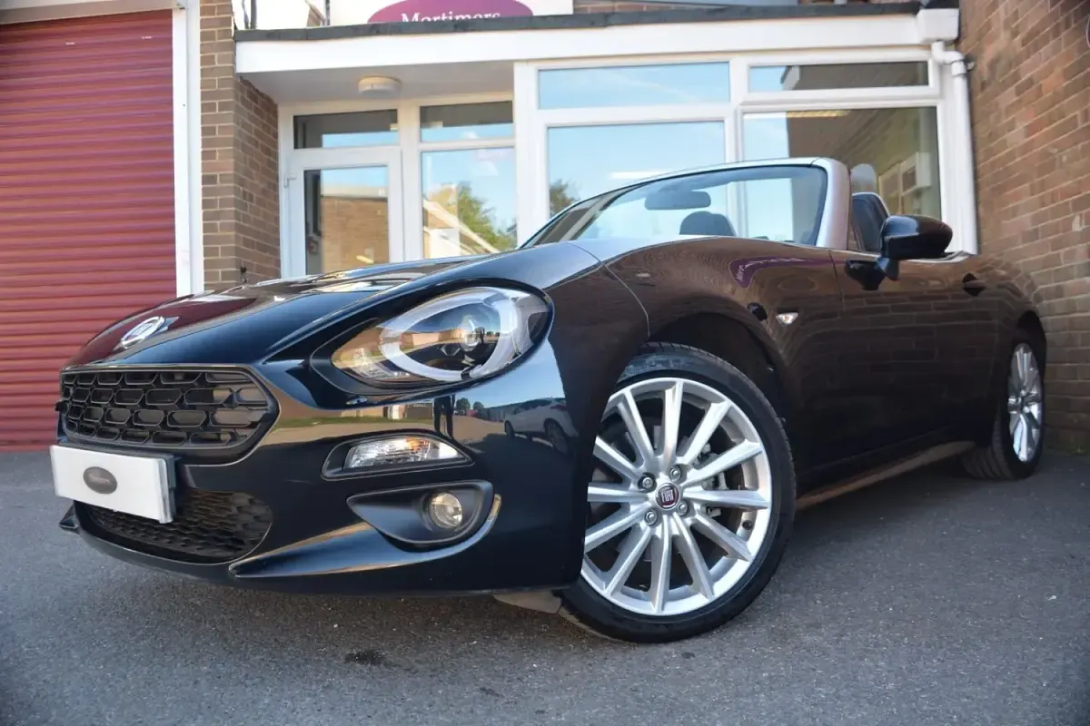 Używany Fiat 124 Spider Lusso Plus 140 KM (102 kW) 2017 Czarny Kabriolet