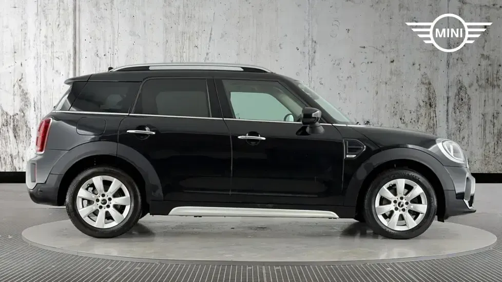 Usado Mini Cooper Countryman Classic 134 HP (98 kW) 2023 Preto SUV