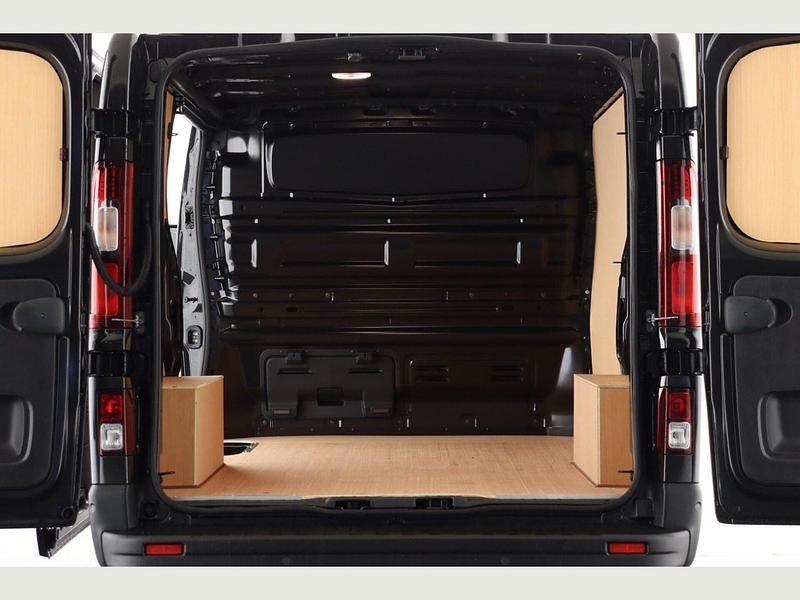 Nowe Renault Trafic 2026 Szary