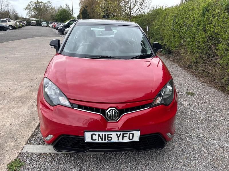 Usado MG MG3 106 HP (77 kW) 2016 Vermelho Citadino