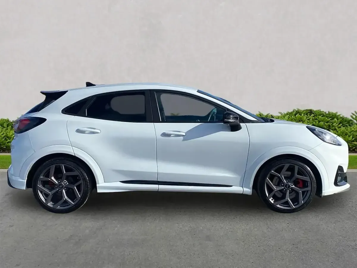 Używany Ford Puma ST 200 KM (147 kW) 2023 Biały SUV