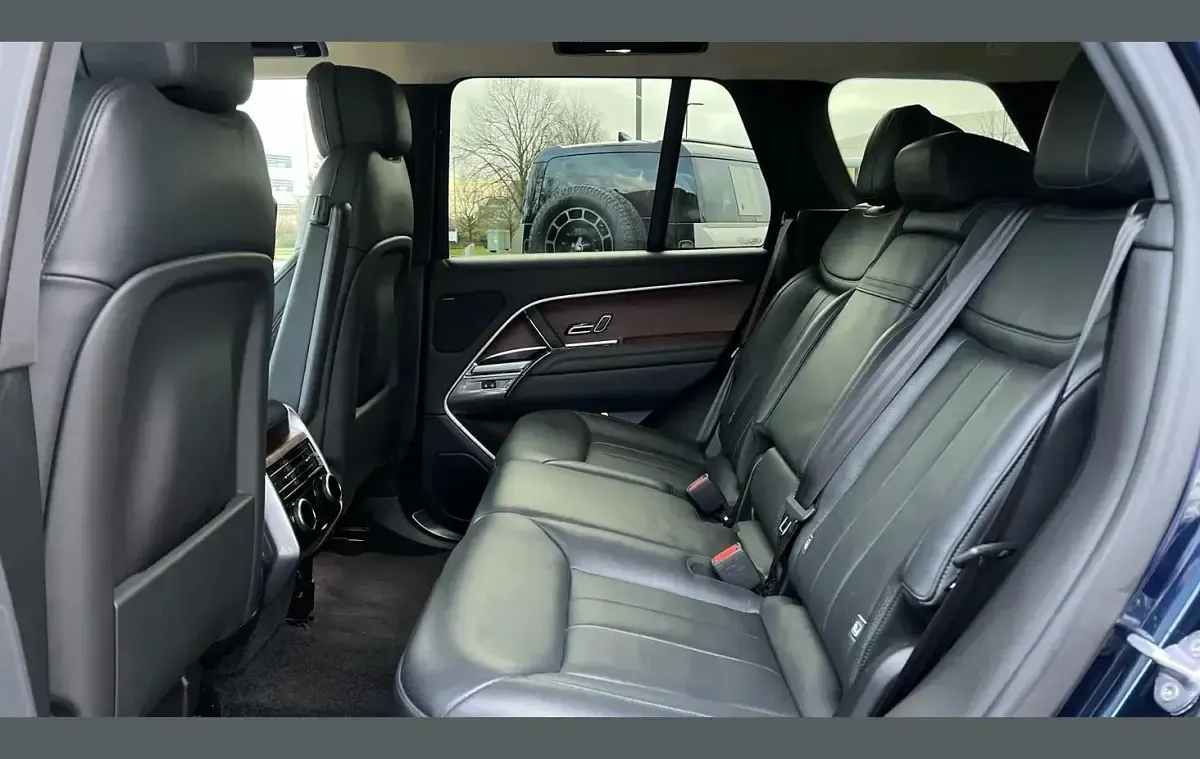 Used Land Rover Range Rover HSE 350 HP (257 kW) 2023 Blue SUV