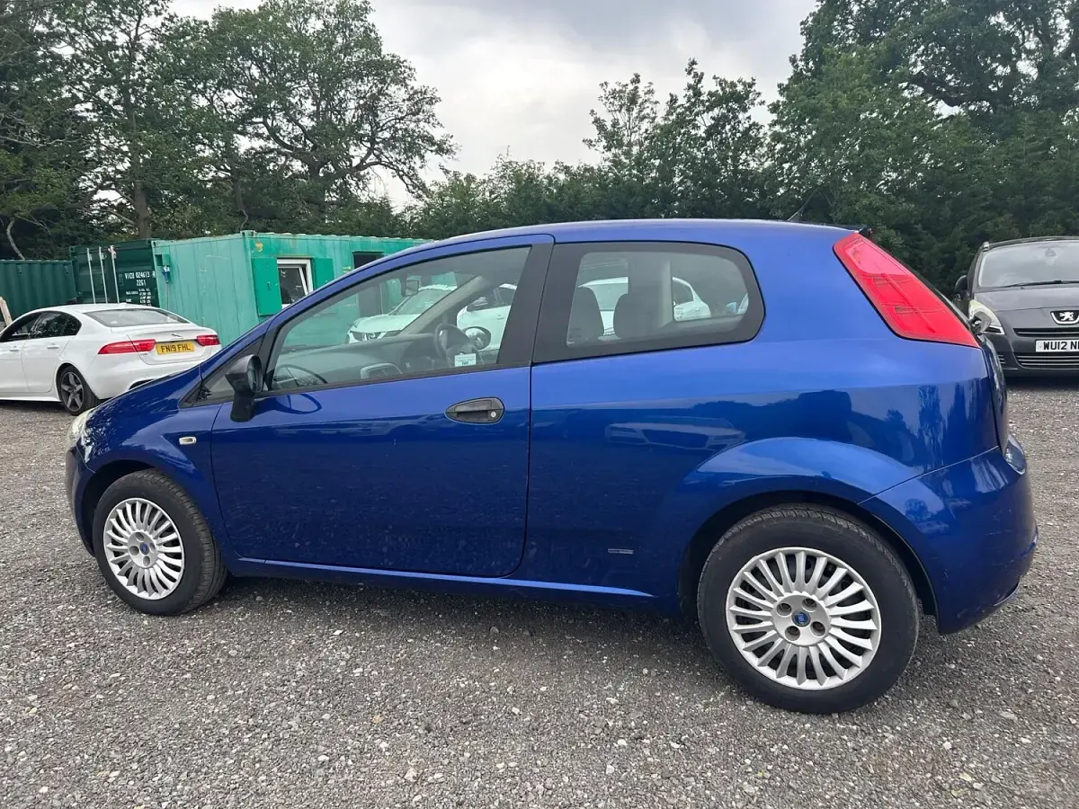 Used Fiat Grande Punto Active 65 HP (47 kW) 2006 Blue Hatchback