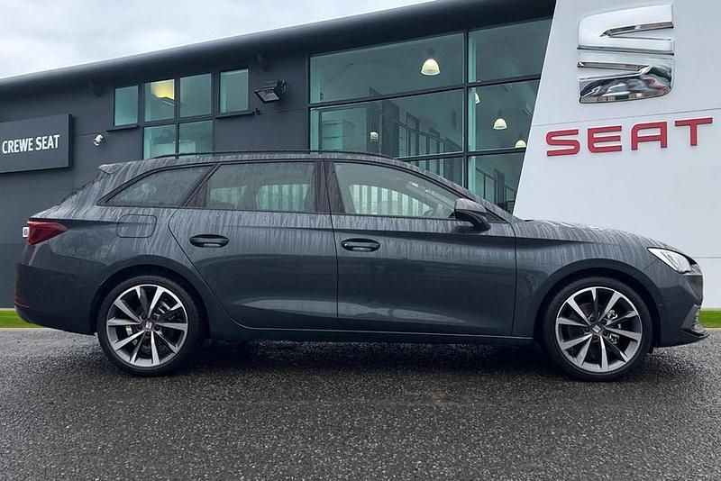 Begagnad Seat Leon FR 150 HK (110 kW) 2025 Grå Kombi