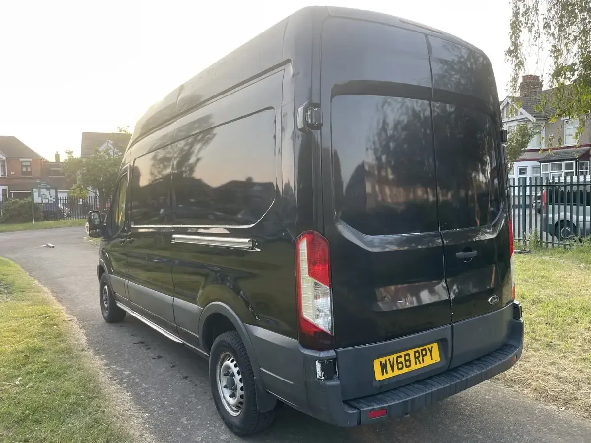 Used Ford Transit 105 HP (77 kW) 2018 White Van