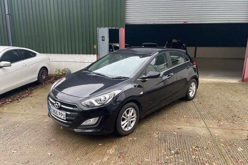 Black Used 2016 Hyundai i30 SE Hatchback | £4,895 (Fair price) - Image 1/1