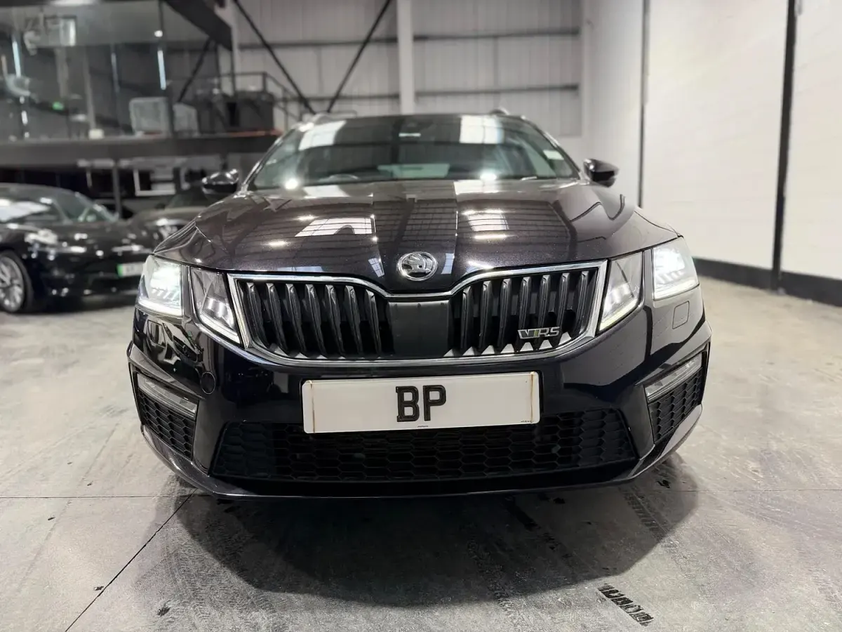 Used Skoda Octavia vRS 184 HP (135 kW) 2017 Black Estate