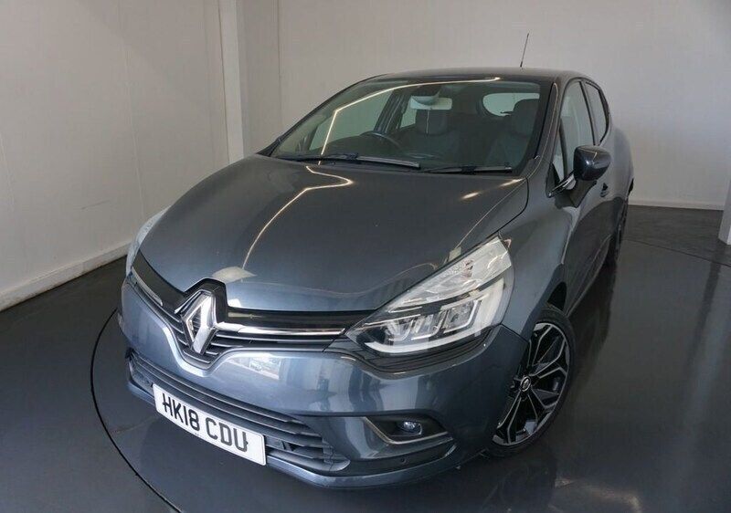 Grey Used 2018 Renault Clio IV Signature Hatchback | £9,950 (Fair price) - Image 1/4