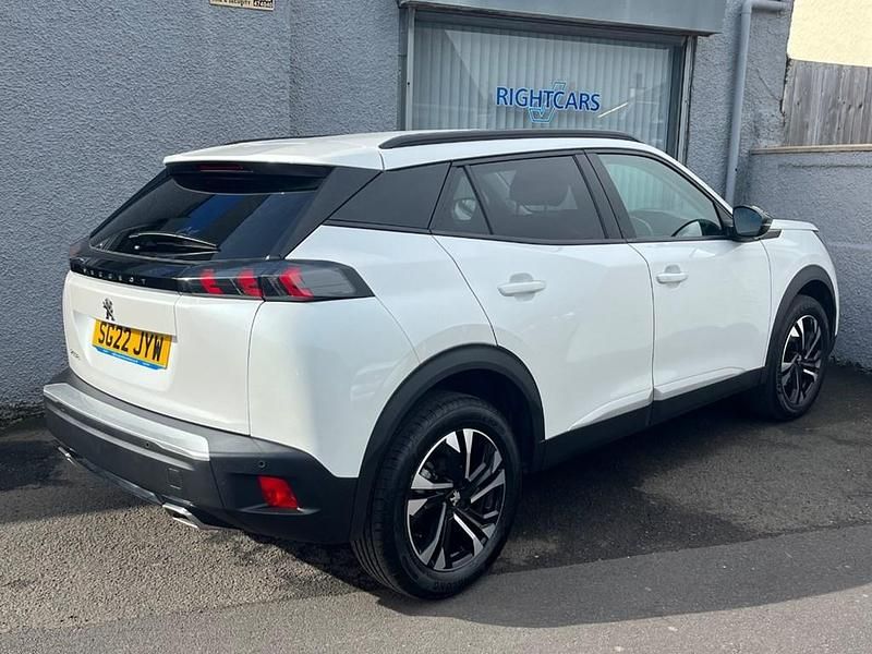 Second-hand Peugeot 2008 Allure Premium 2022 Alb SUV