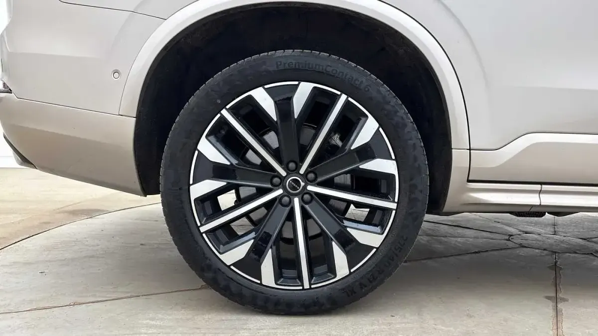Used Volvo XC90 Ultra 455 HP (334 kW) 2025 Gold SUV