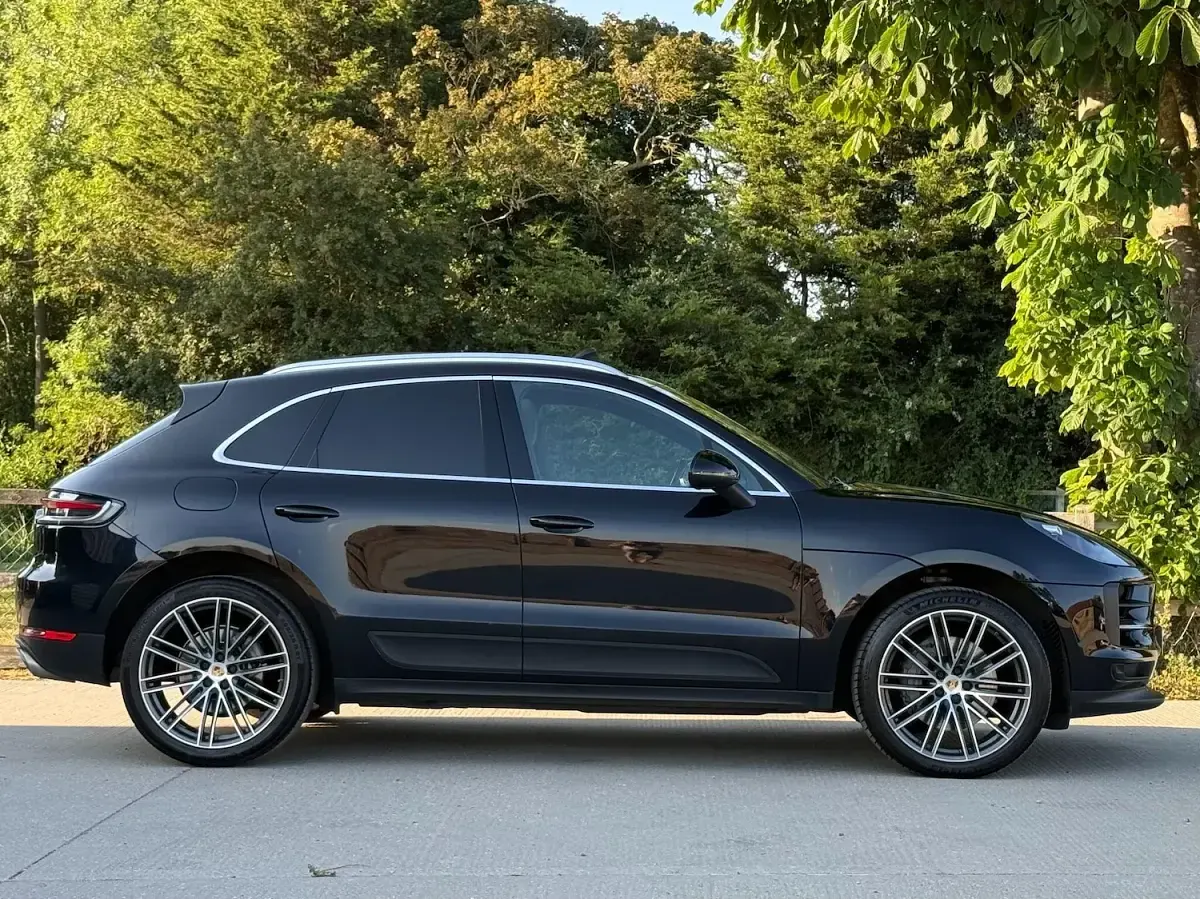 Used Porsche Macan 354 HP (260 kW) 2020 Black SUV