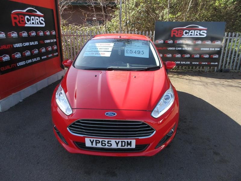 Used Ford Fiesta Zetec 2015 Red Hatchback