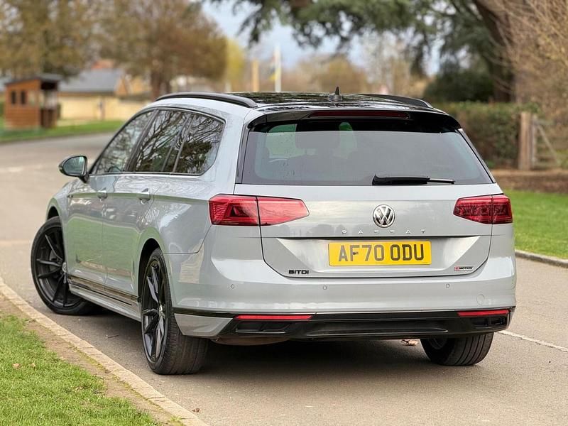 Begagnad VW Passat R-line Edition 2020 Grå Kombi