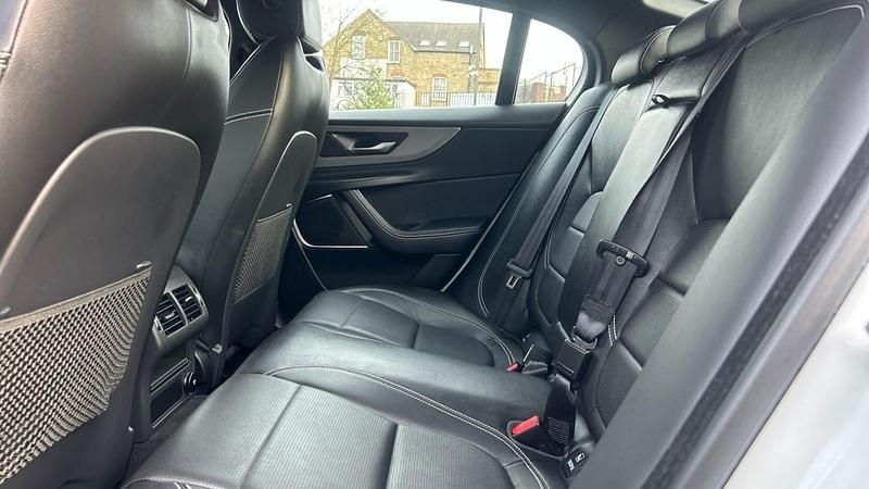 Used Jaguar XE R-Dynamic 249 HP (183 kW) 2019 White Sedan