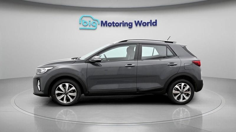 Used Kia Stonic 100 HP (73 kW) 2023 Grey SUV