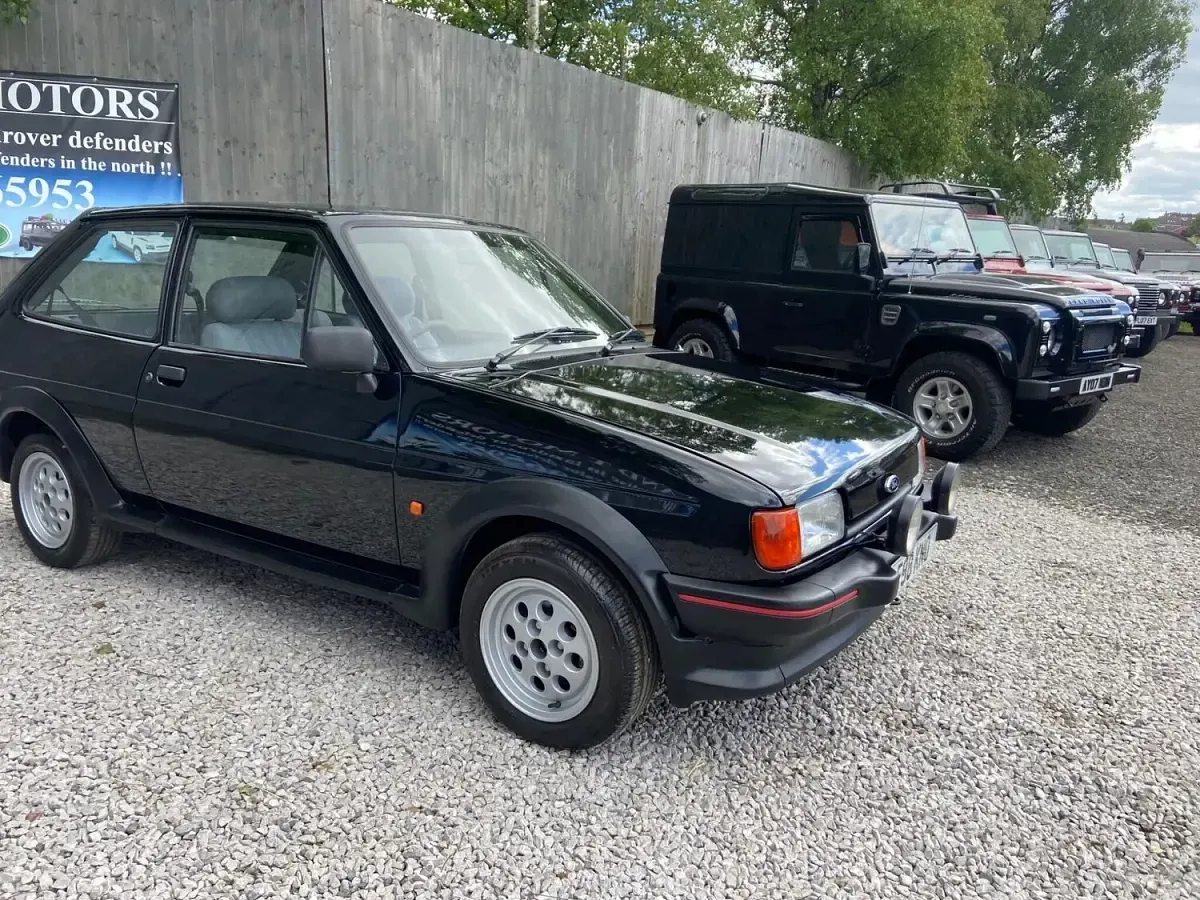 Used Ford Fiesta 95 HP (69 kW) 1988 Grey Hatchback