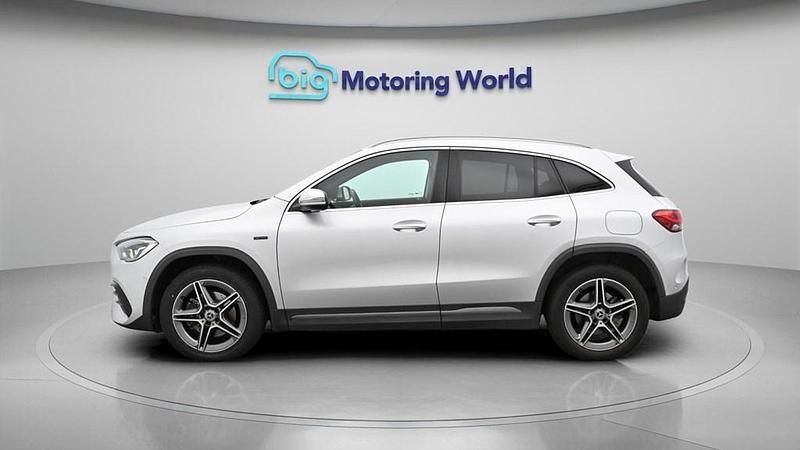 Used Mercedes GLA250 Exclusive 218 HP (160 kW) 2021 Silver SUV