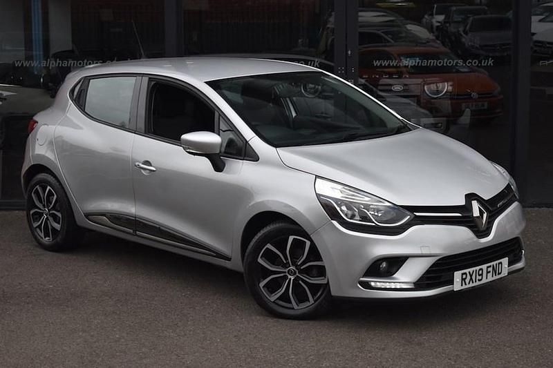 Used Renault Clio IV Play 90 HP (66 kW) 2019 Hatchback