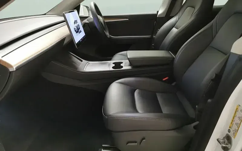 Usado Tesla Model Y RWD 254 kW (346 HP) 2024 Branco SUV