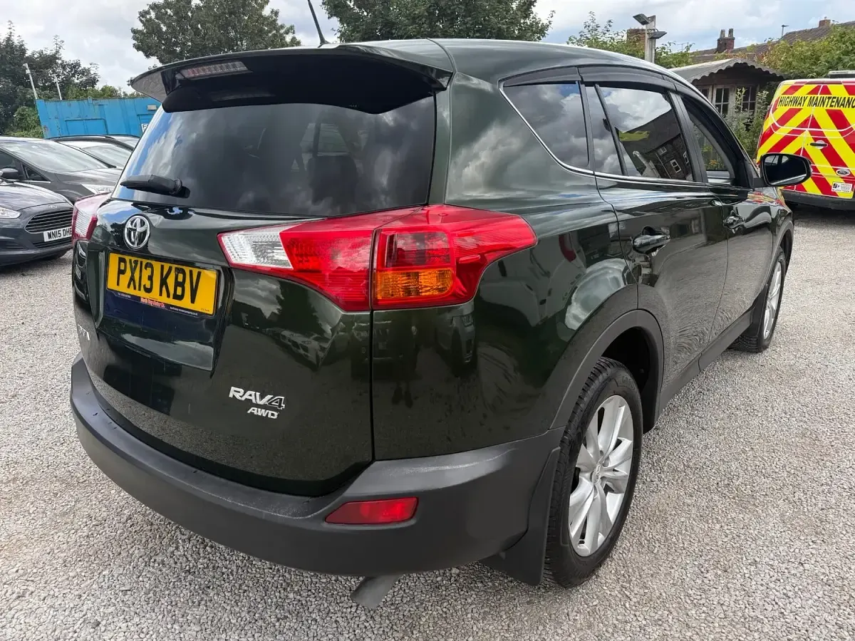 Used Toyota RAV4 147 HP (108 kW) 2013 Green SUV